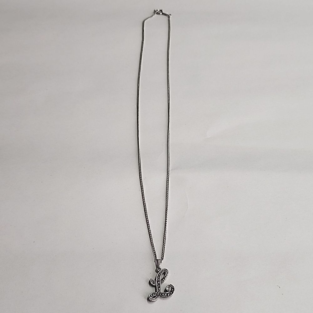 Avon "L" Initial Silver Tone Necklace